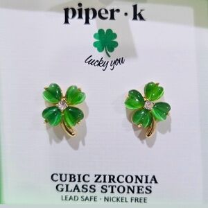 NWT ⚜️🍀⚜️ Piper K Gorgeous Shamrock CZ & Glass Stones Earrings